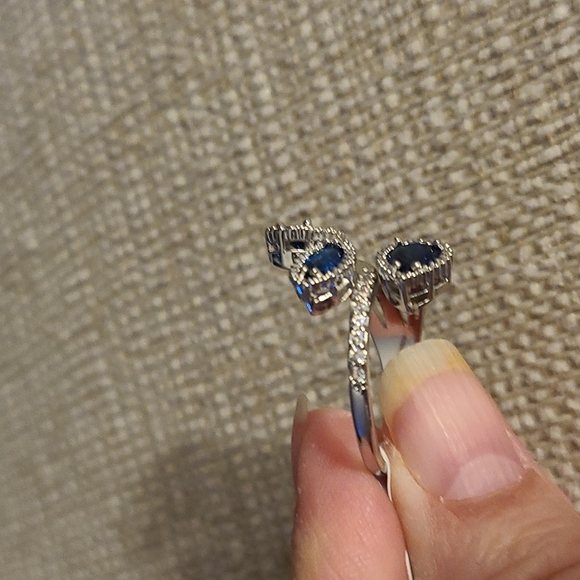 Ring - Picture 2 of 5